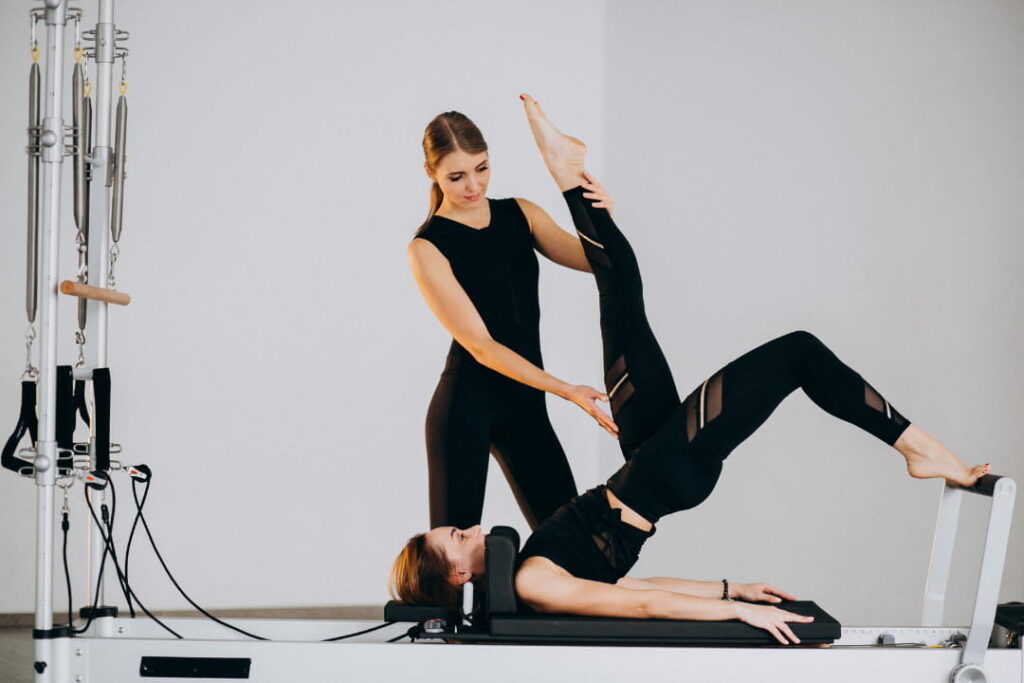 Descubre cómo el Pilates Reformer revoluciona el bienestar integral